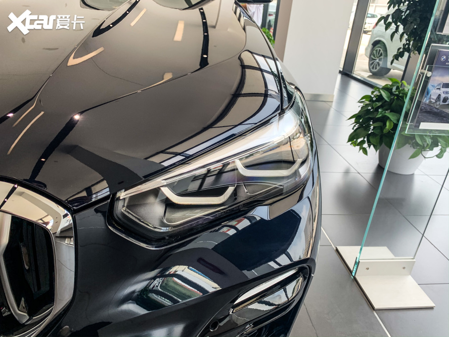 2021��RX5(�M��) �Ŀ� xDrive30i M�\�����b