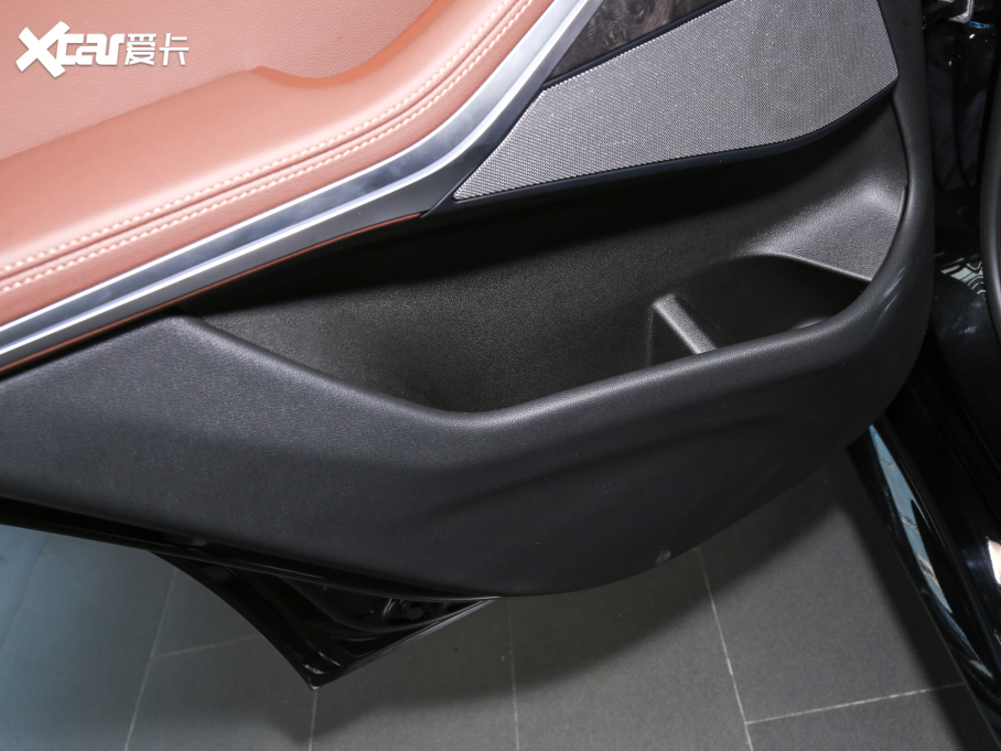 2021RX5(M) Ŀ xDrive40i  M\b