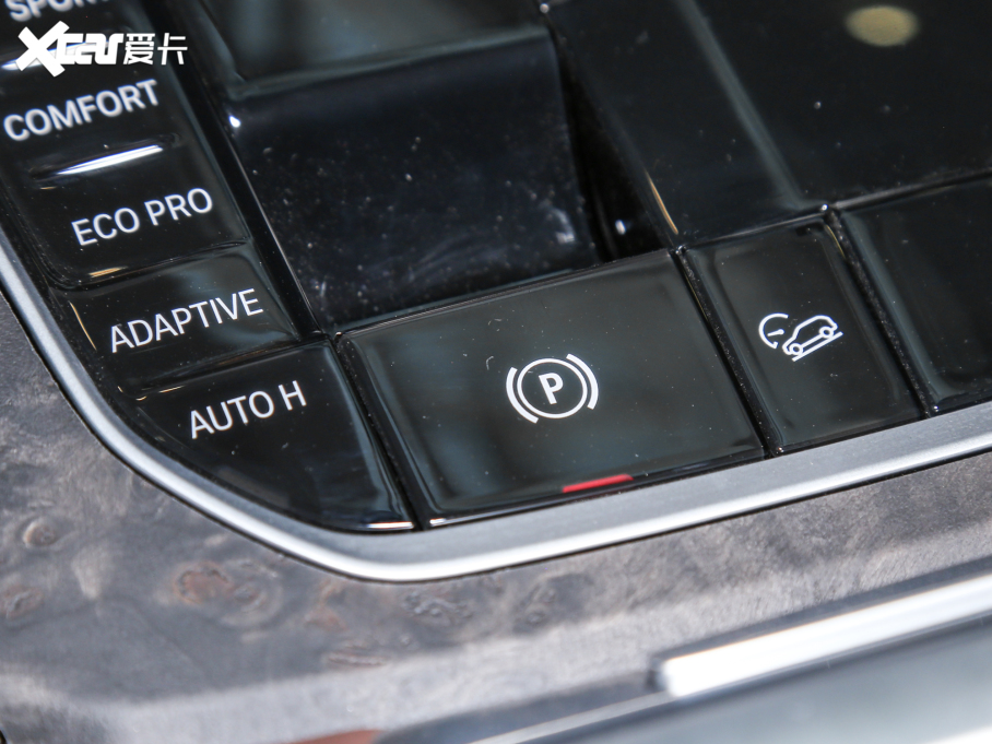 2021RX5(M(jn)) Ŀ xDrive40i  M\(yn)b