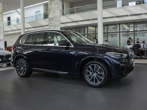 2021款xDrive30i M运动套装 整体外观