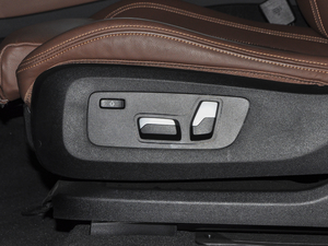 2021xDrive30i M\b {{