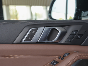 2021xDrive40i  M\b g