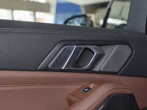 2021xDrive40i  M\b g