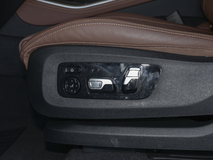 2021xDrive40i  M\b {{