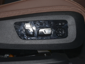 2021xDrive40i  M\b g