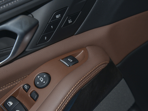 2021xDrive40i  M\b g