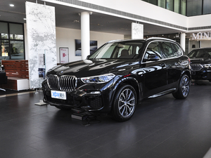 2021款xDrive40i M运动套装 左前45度