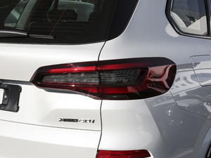 2021xDrive40i  M\(yn)b (x)(ji)^