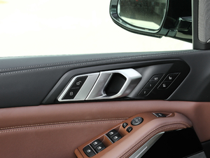 2021xDrive40i  M\(yn)(dng)b g