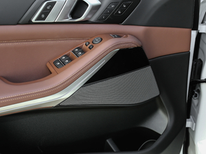 2021xDrive40i  M\(yn)(dng)b g