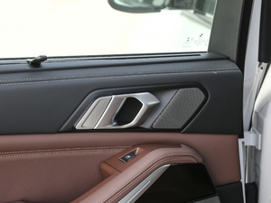 2021xDrive40i  M\(yn)(dng)b g