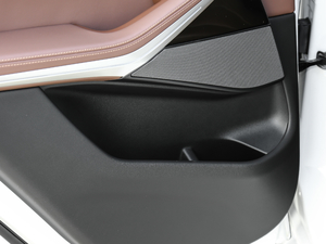 2021xDrive40i  M\(yn)(dng)b g