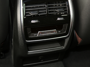 2021xDrive40i  M\b g