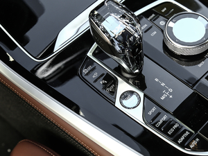 2021xDrive40i  M\b п؅^