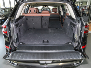 2021Ŀ xDrive40i  M\b g