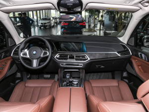 2021款改款 xDrive40i 尊享型 M运动套装 内饰全景