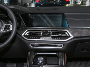 2021款改款 xDrive40i 尊享型 M运动套装 中控台