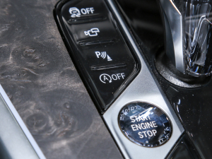 2021Ŀ xDrive40i  M\b п؅^