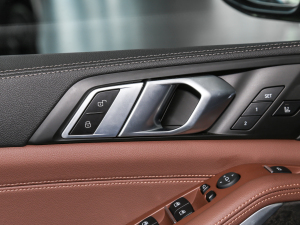 2021Ŀ xDrive40i  M\b п؅^