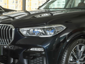 2021��Ŀ� xDrive45e M�\�����b ���