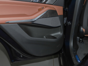 2021��Ŀ� xDrive45e M�\�����b ���T������g