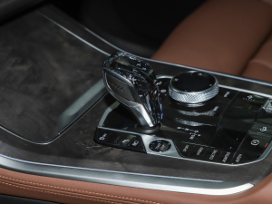 2021��Ŀ� xDrive45e M�\�����b �Q���U