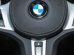 2021��Ŀ� xDrive45e M�\�����b �п؅^