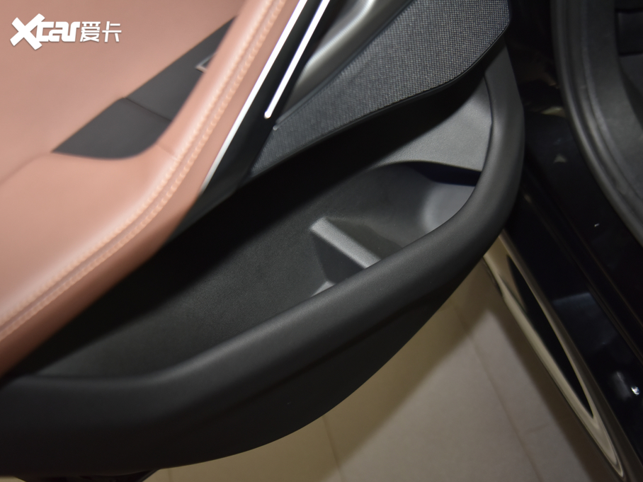 2021RX6 xDrive30i M\b