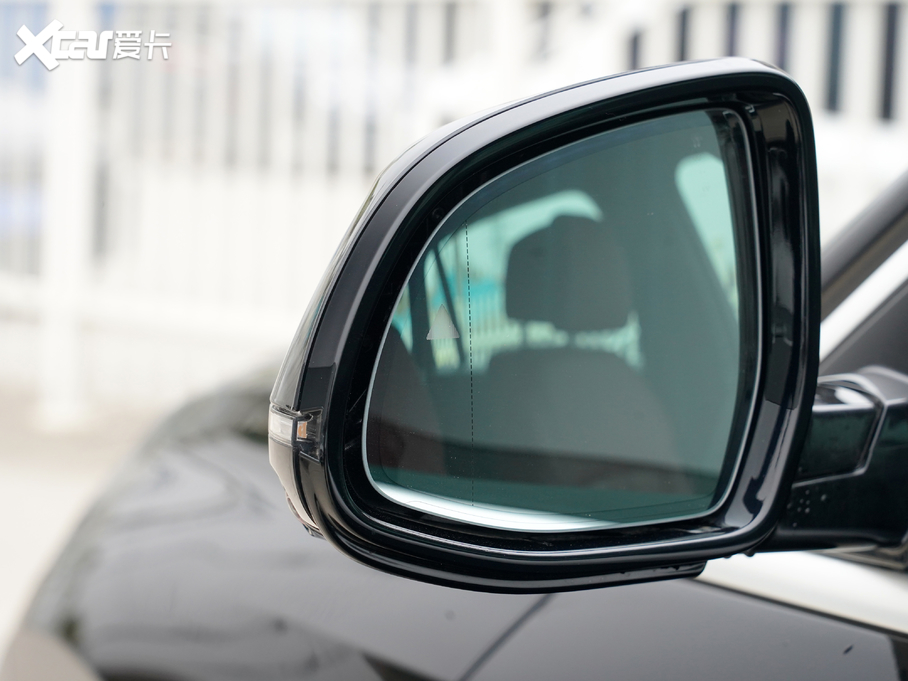 2021RX6 xDrive40i  M\b