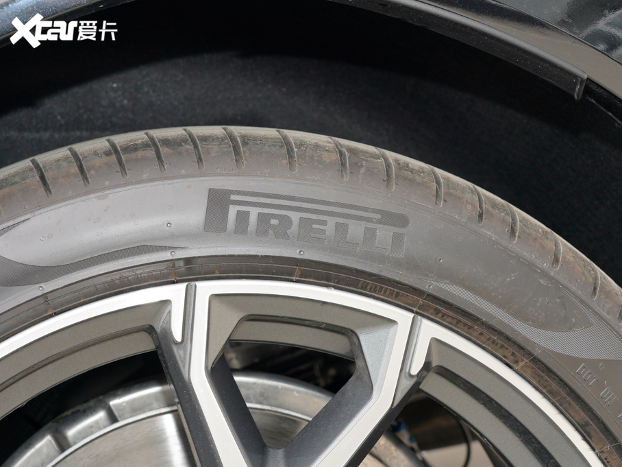 2021RX6 xDrive40i  M\b