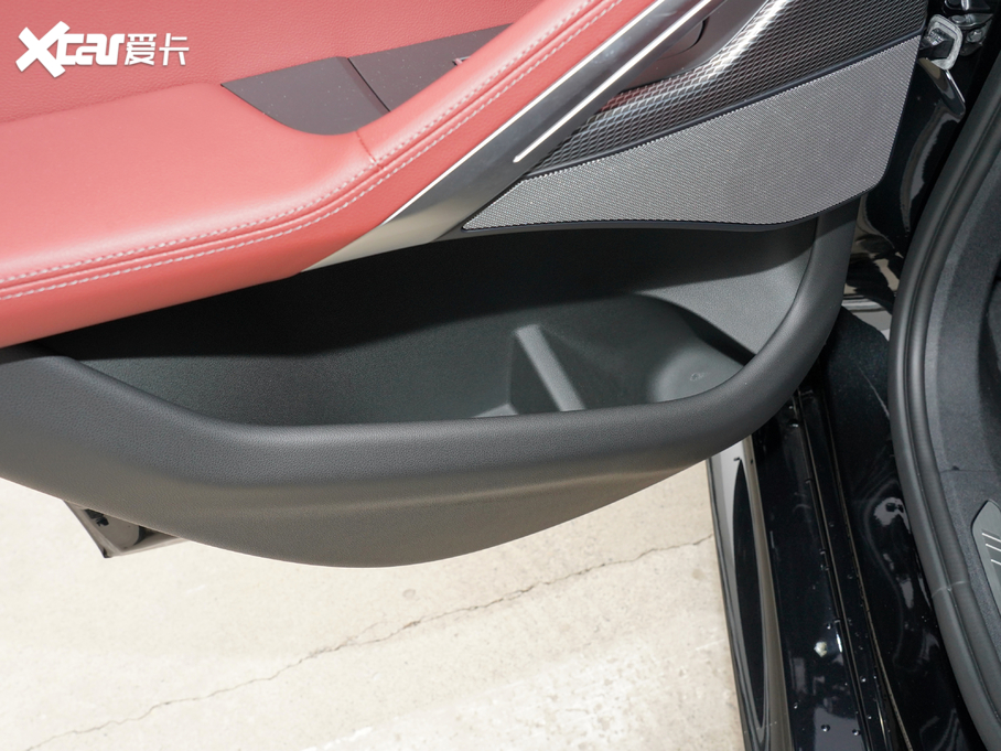 2021RX6 xDrive40i  M\b