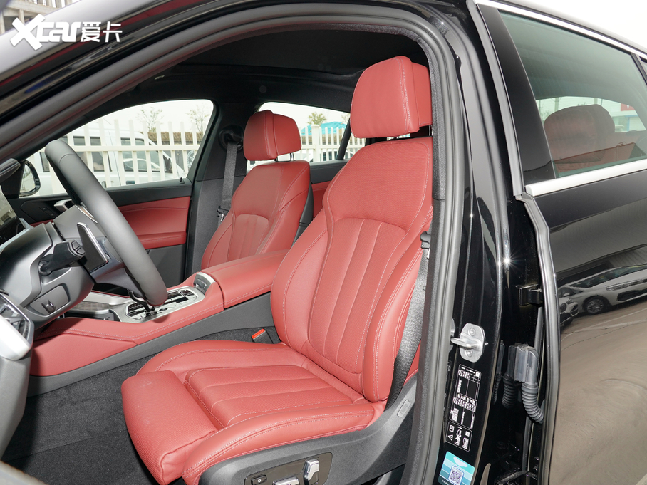 2021RX6 xDrive40i  M\b