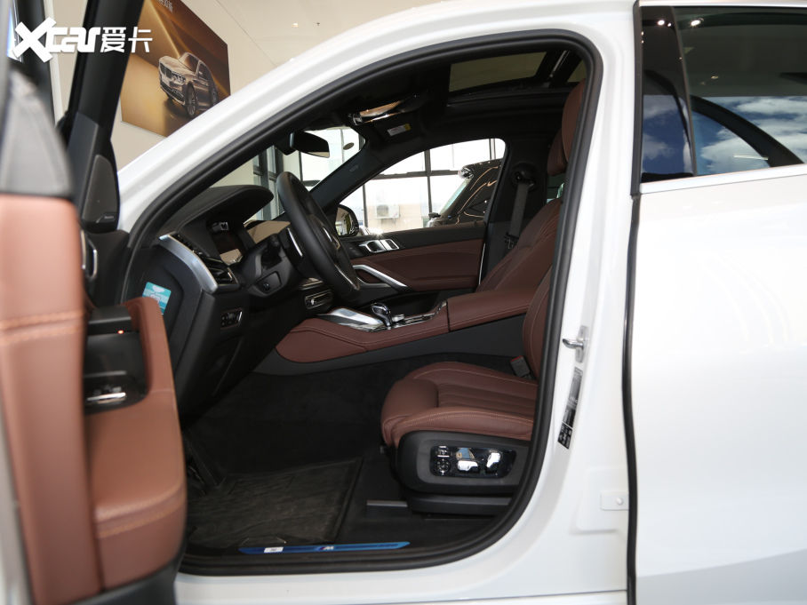 2021RX6 Ŀ xDrive40i  M\b