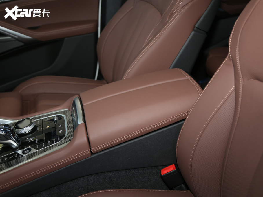 2021RX6 Ŀ xDrive40i  M\b