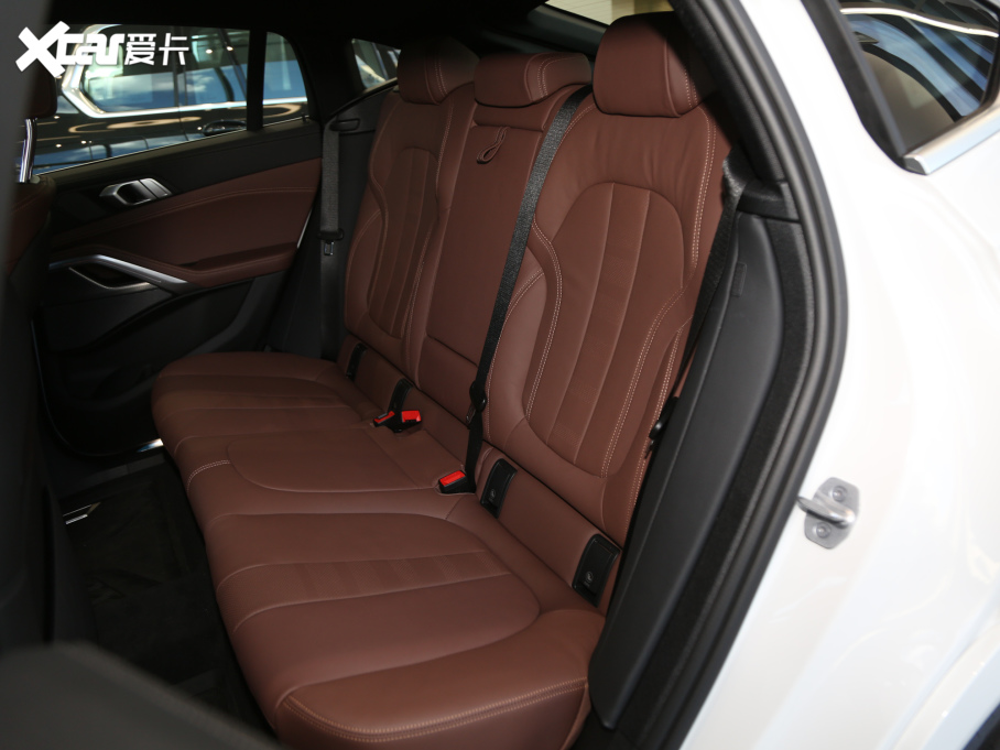 2021RX6 Ŀ xDrive40i  M\b