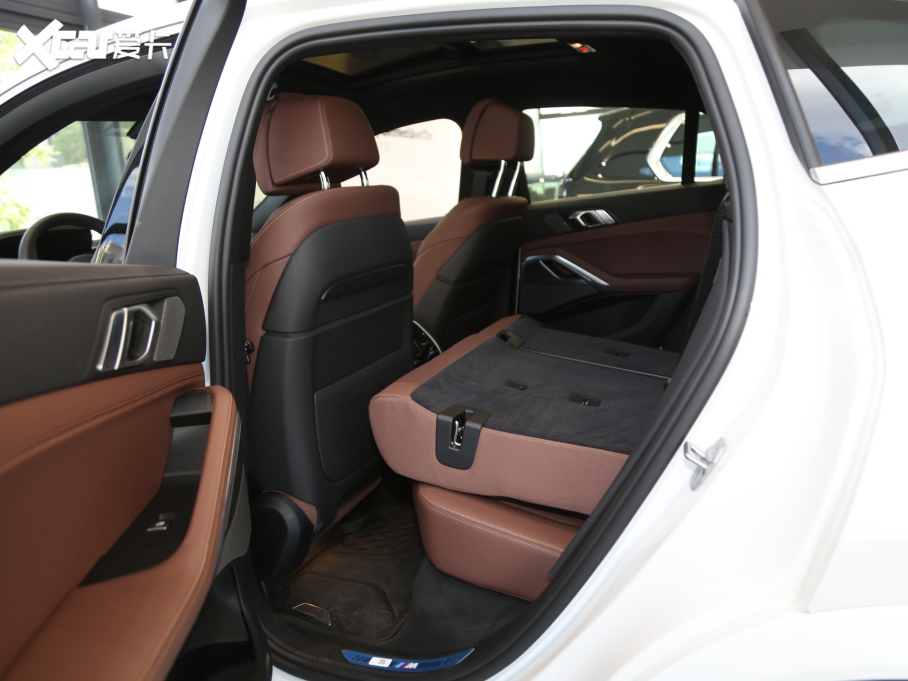 2021RX6 Ŀ xDrive40i  M\b