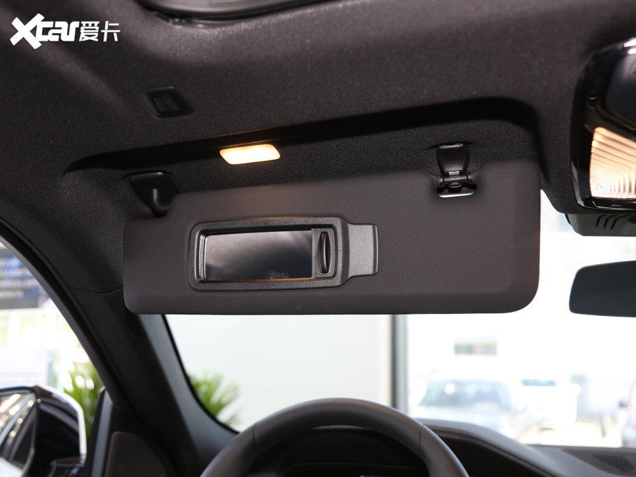 2021RX6 Ŀ xDrive40i  M\b