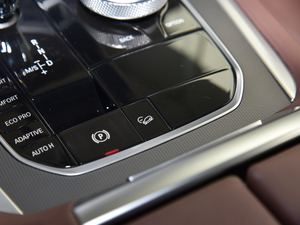 2021xDrive30i M\b п؅^