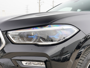 2021xDrive40i  M\b ^