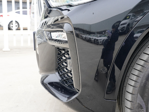 2021xDrive40i  M\b ^