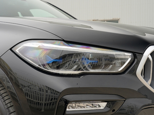 2021xDrive40i  M\b ^