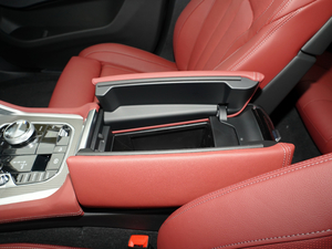 2021xDrive40i  M\(yn)b g