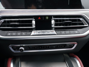 2021xDrive40i  M\b {{