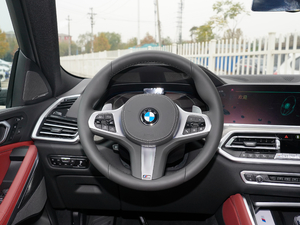 2021xDrive40i  M\b P