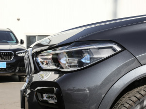 2021xDrive40i  M\b ^