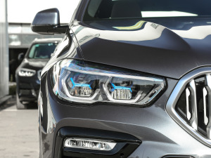 2021xDrive40i  M\b ^