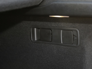 2021xDrive40i  M\(yn)(dng)b g