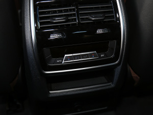 2021xDrive40i  M\(yn)(dng)b g