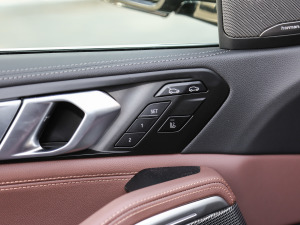 2021xDrive40i  M\b g