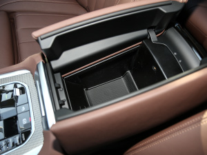 2021xDrive40i  M\b g